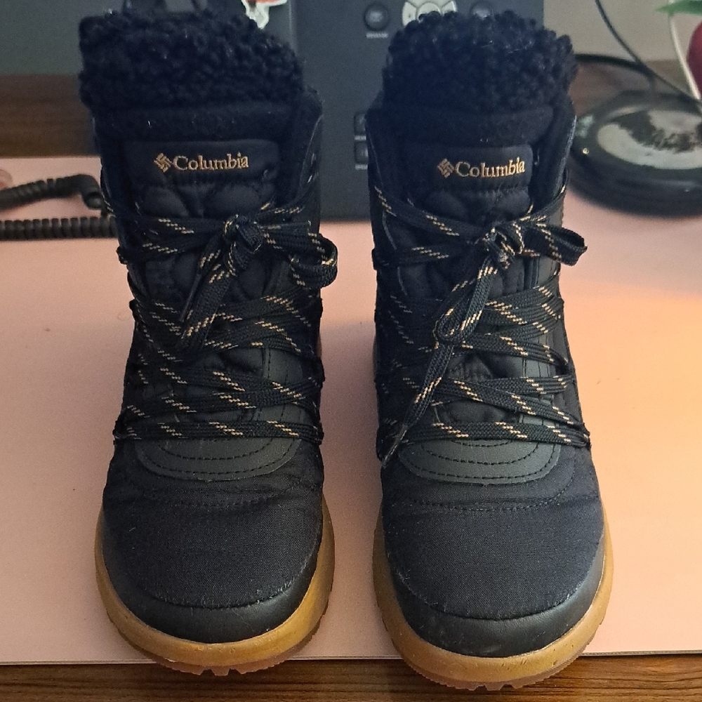 Columbia Black and Tan Winter Boots